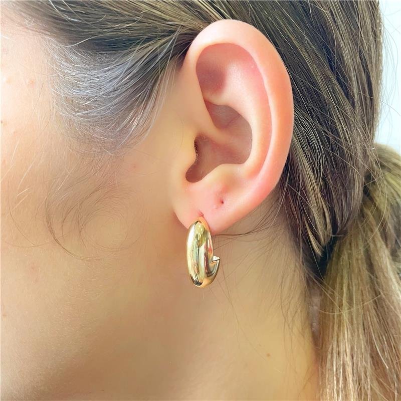 BRINCO MEIA GOTA M ENCAIXE LISO OURO18K