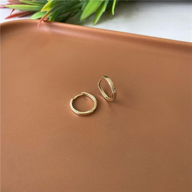 BRINCO ARGOLA FINA LISA OURO18K